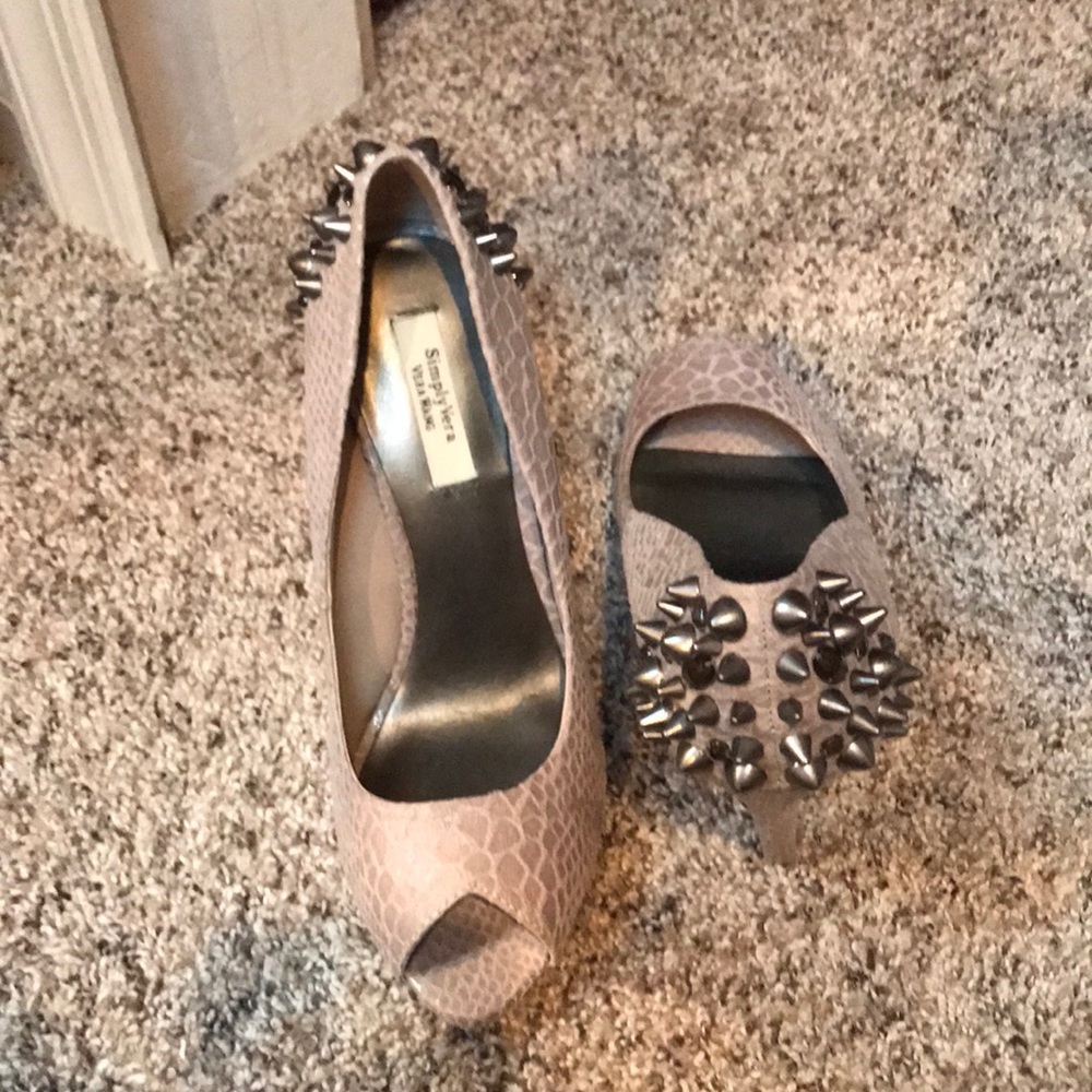 Vera wang heels